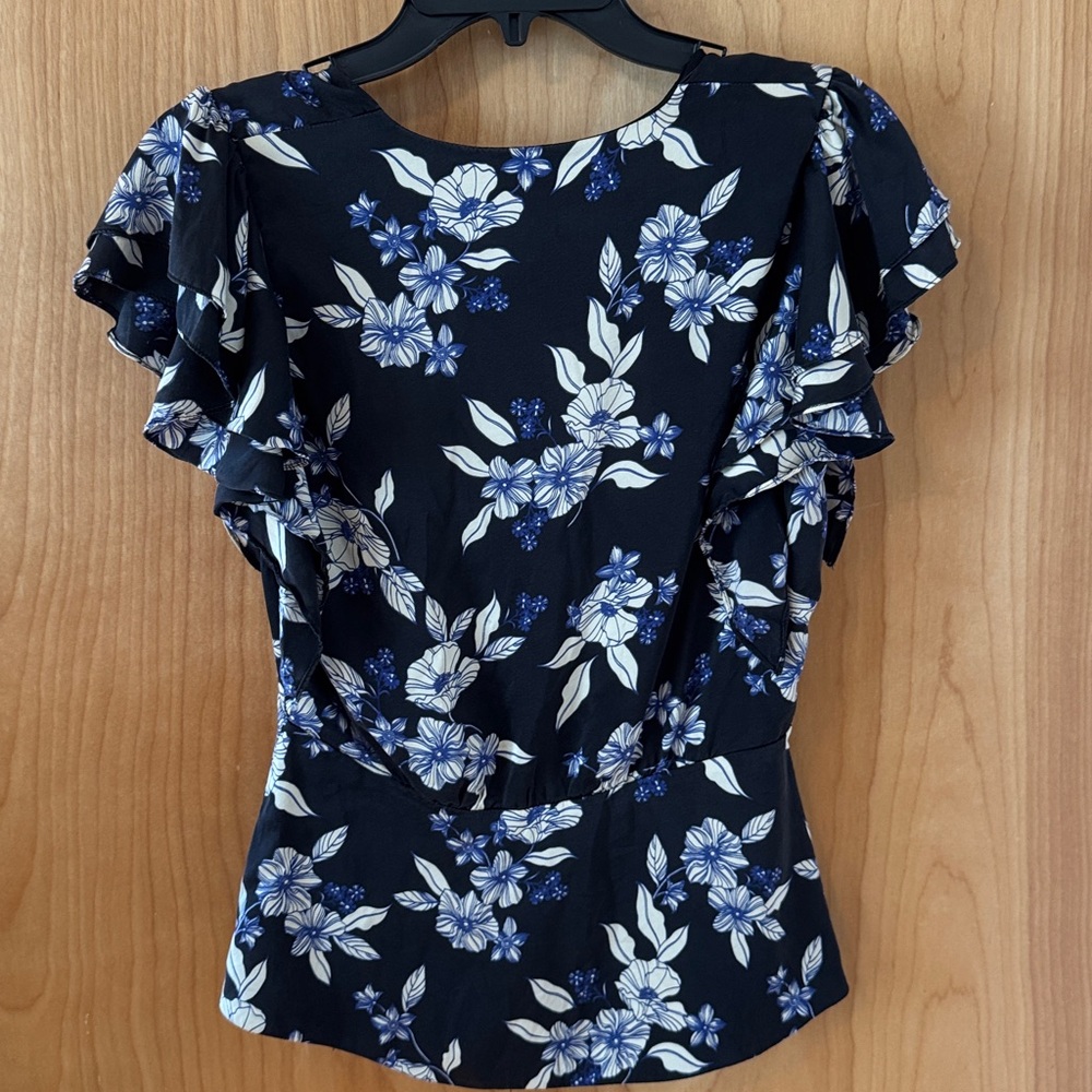 Veronica Beard Polly Floral Print Top 2 Silk Flutter Sleeve Button Vneck Black - Picture 4 of 6